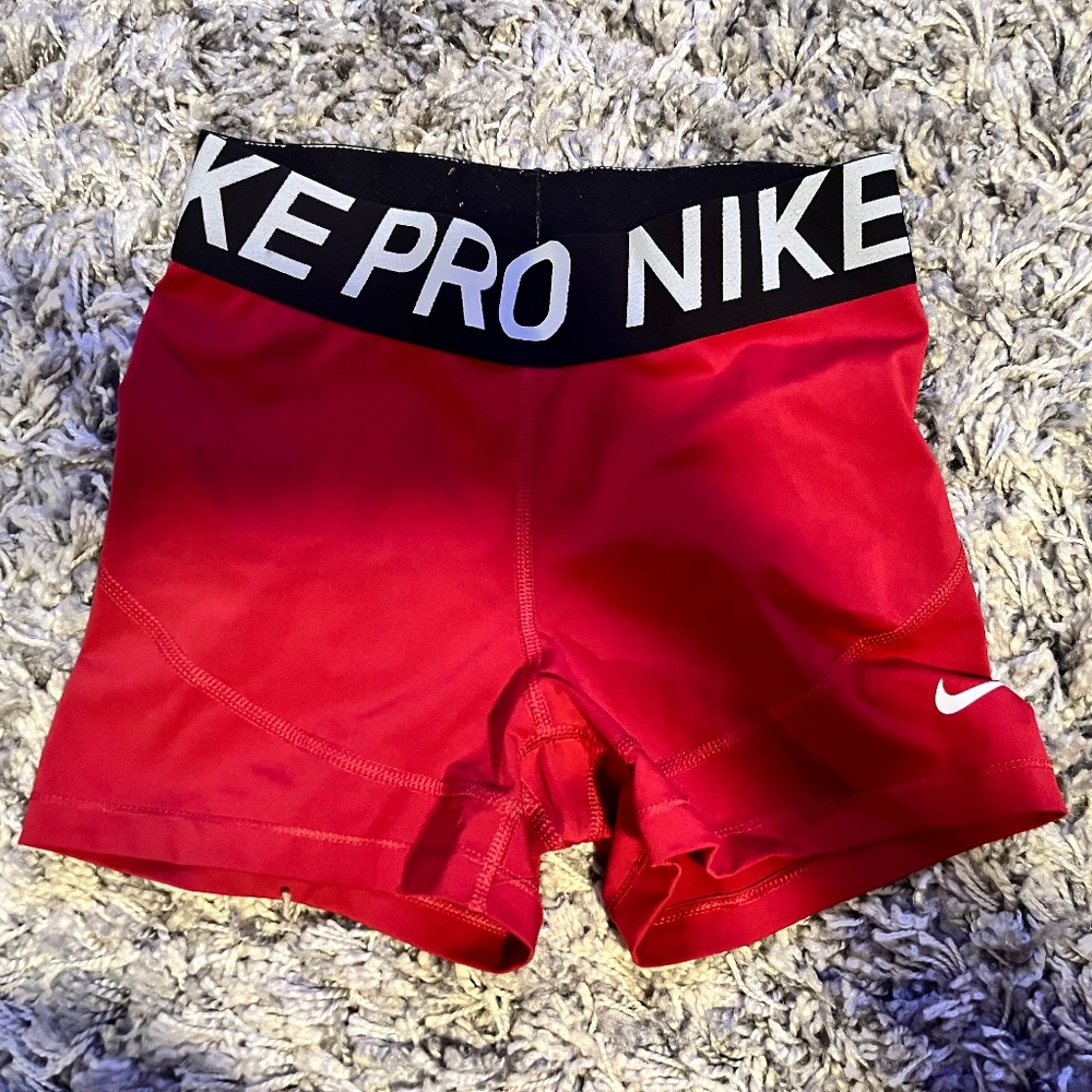 Nike Pro